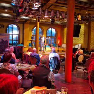 Sebastian Schnoy im Gleis 1 Kassel